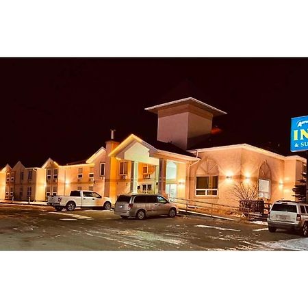 Aurora Park Inn & Suites Dawson Creek Esterno foto